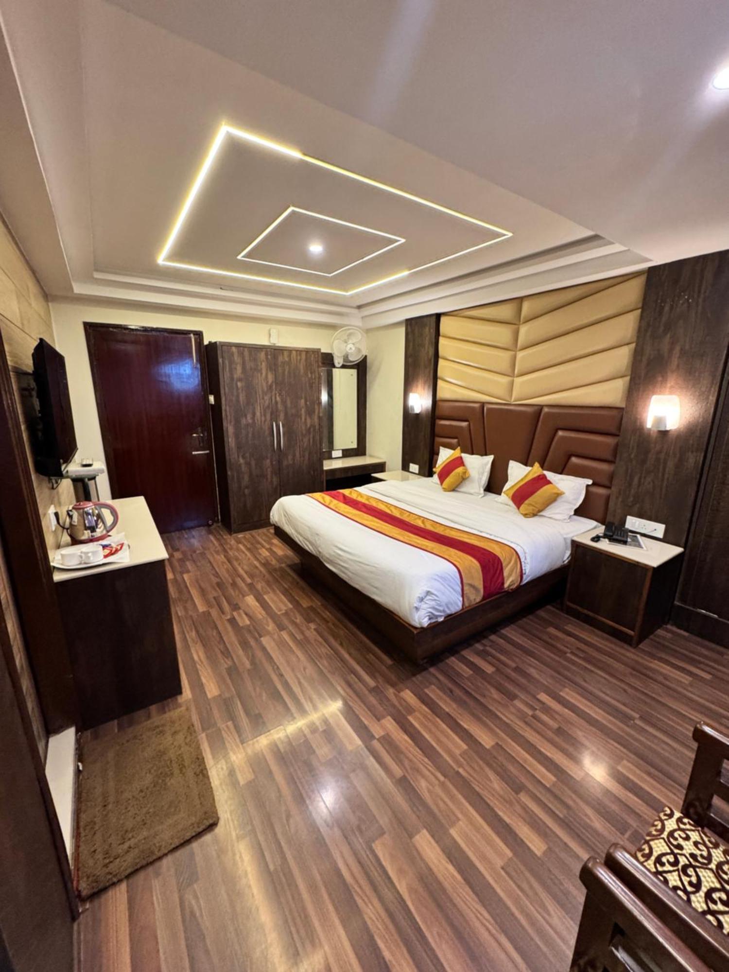 Victory Hotel And Restaurant By Gs Hospitality Simlá Kültér fotó