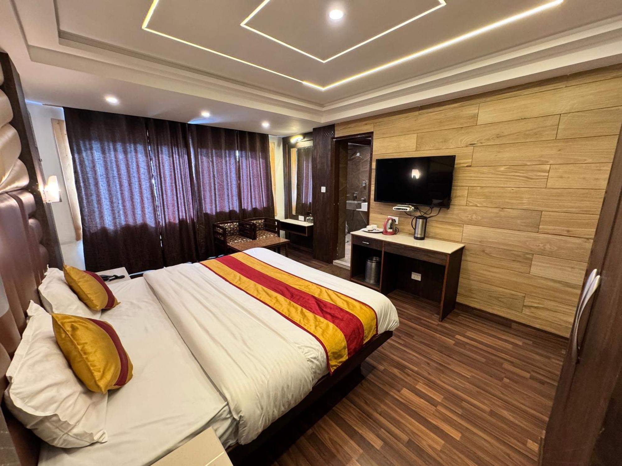 Victory Hotel And Restaurant By Gs Hospitality Simlá Kültér fotó
