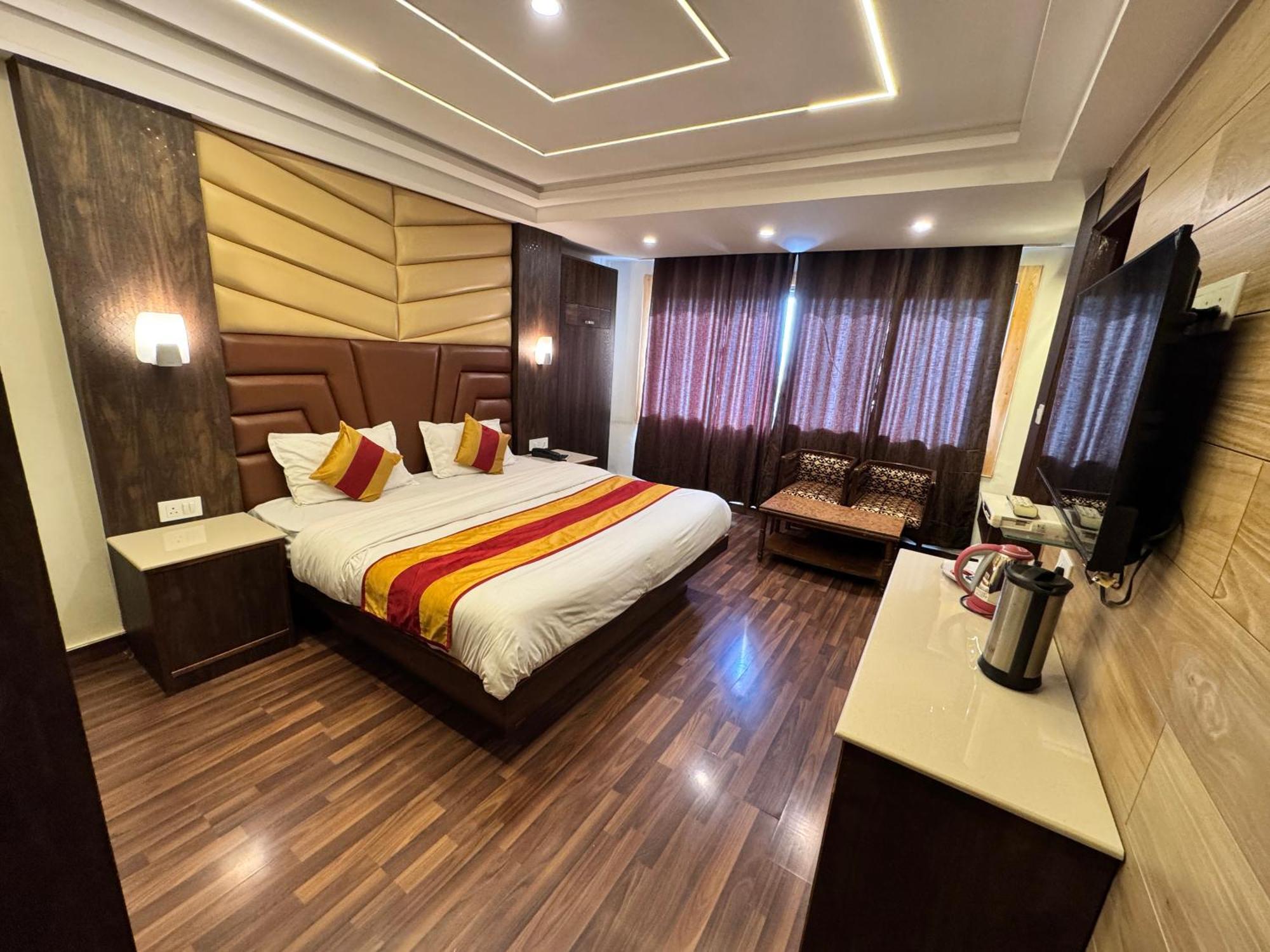 Victory Hotel And Restaurant By Gs Hospitality Simlá Kültér fotó