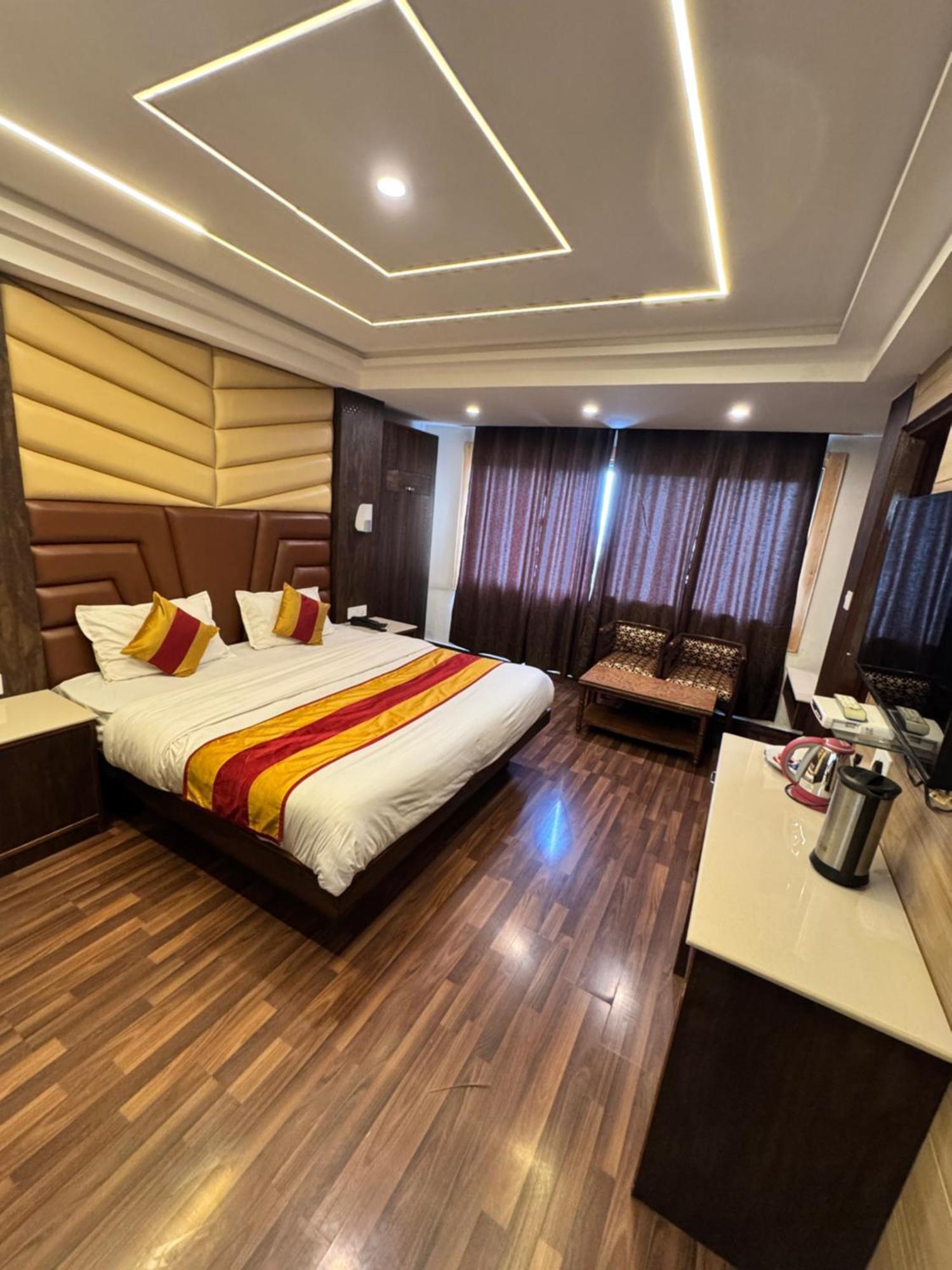 Victory Hotel And Restaurant By Gs Hospitality Simlá Kültér fotó